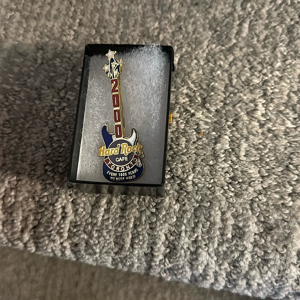 Vintage Hard Rock Cafe 2000 pin Toronto “Every 1000 years we rock hard”. - Picture 1 of 4